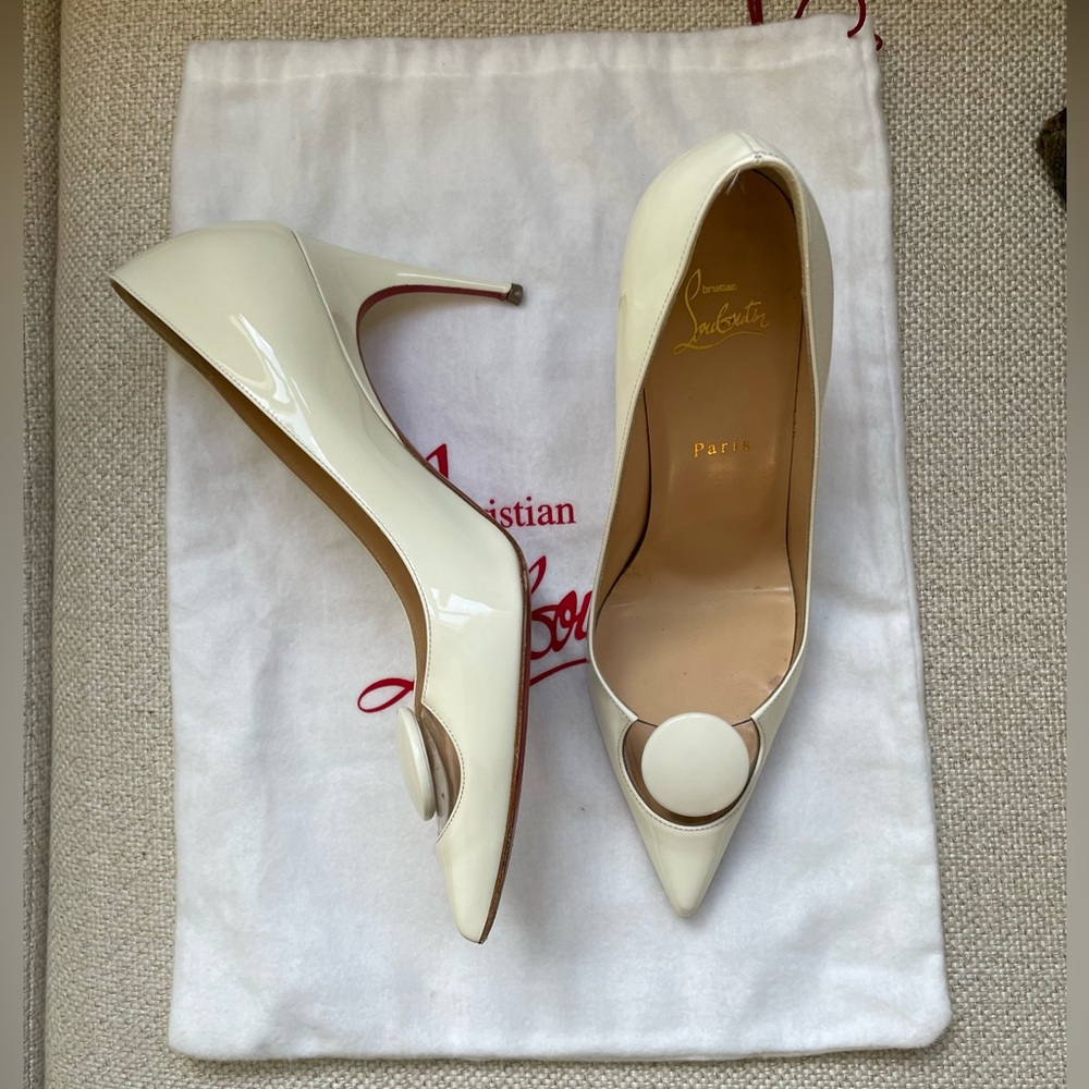 Christian Louboutin Cream/White Patent Leather
Pumps EU 39.5 - Picture 2 of 15